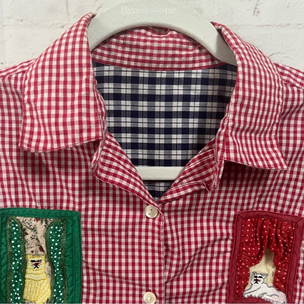 VTG 90s Casey Max Gingham Plaid Embroidered Cat Garden Shirt Red Windows Medium - Picture 8 of 9